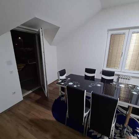 Apartmani Mladenovic Kijevo Exterior foto