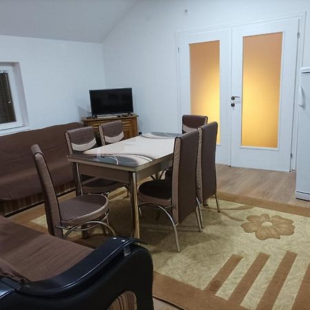 Apartmani Mladenovic Kijevo Exterior foto