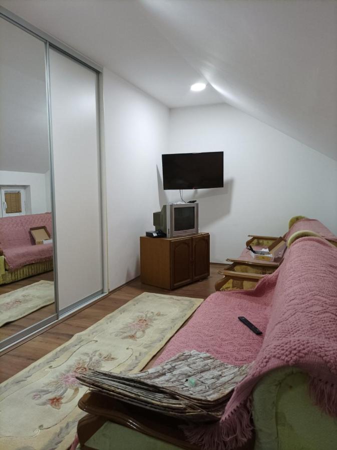 Apartmani Mladenovic Kijevo Exterior foto