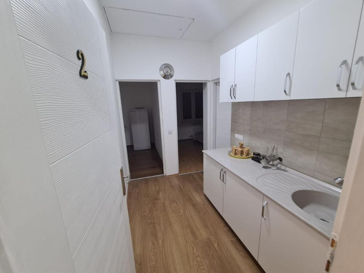 Apartmani Mladenovic Kijevo Exterior foto