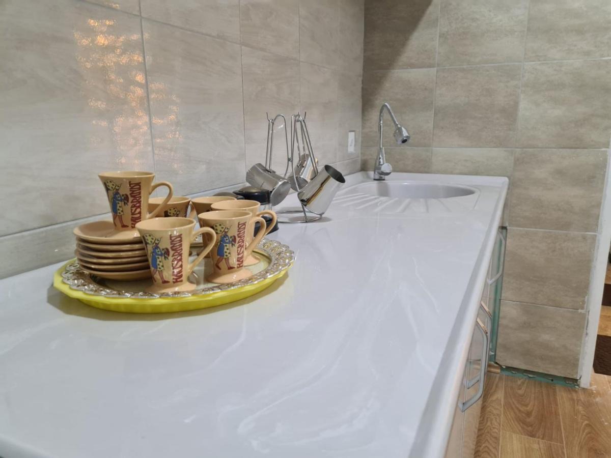Apartmani Mladenovic Kijevo Exterior foto
