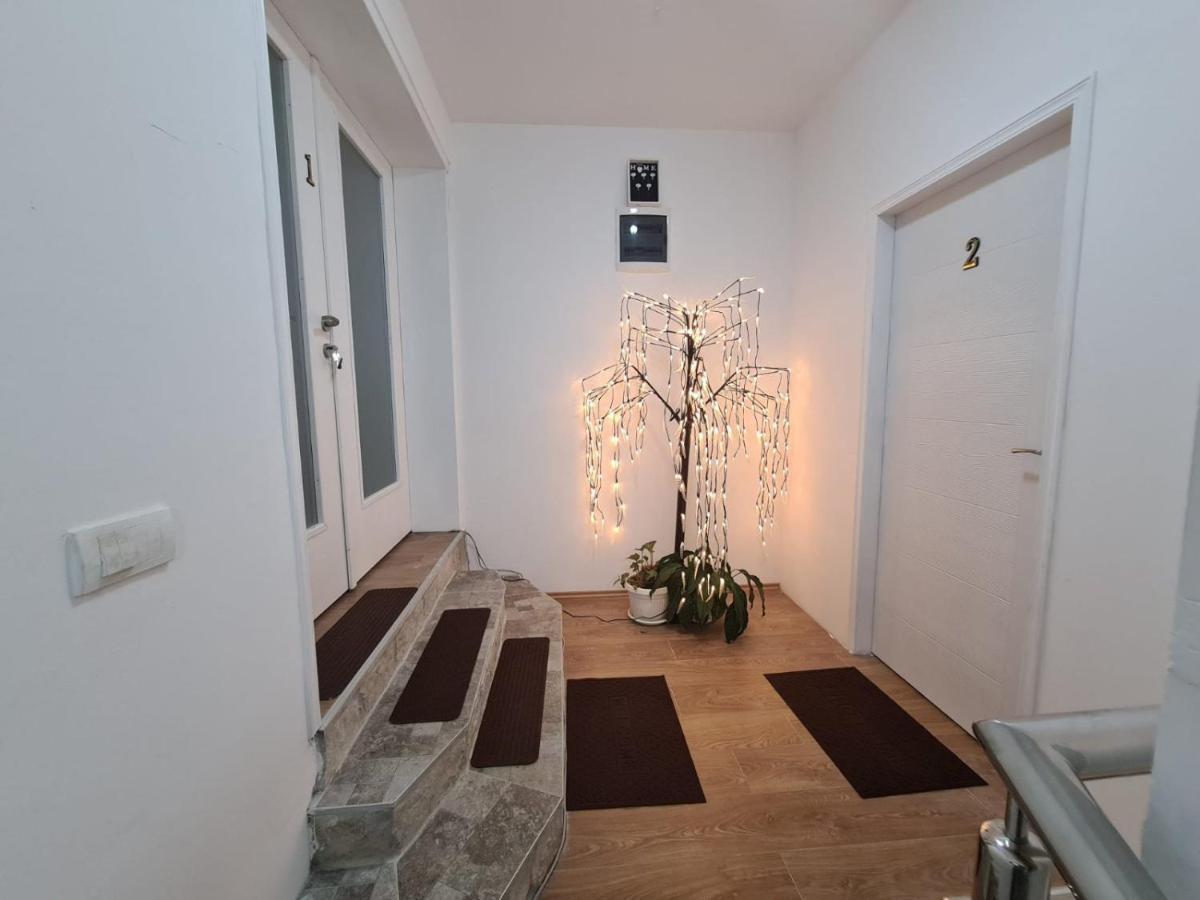 Apartmani Mladenovic Kijevo Exterior foto