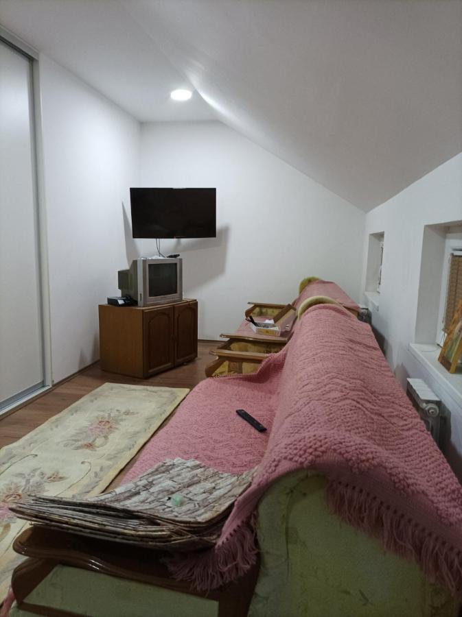 Apartmani Mladenovic Kijevo Exterior foto