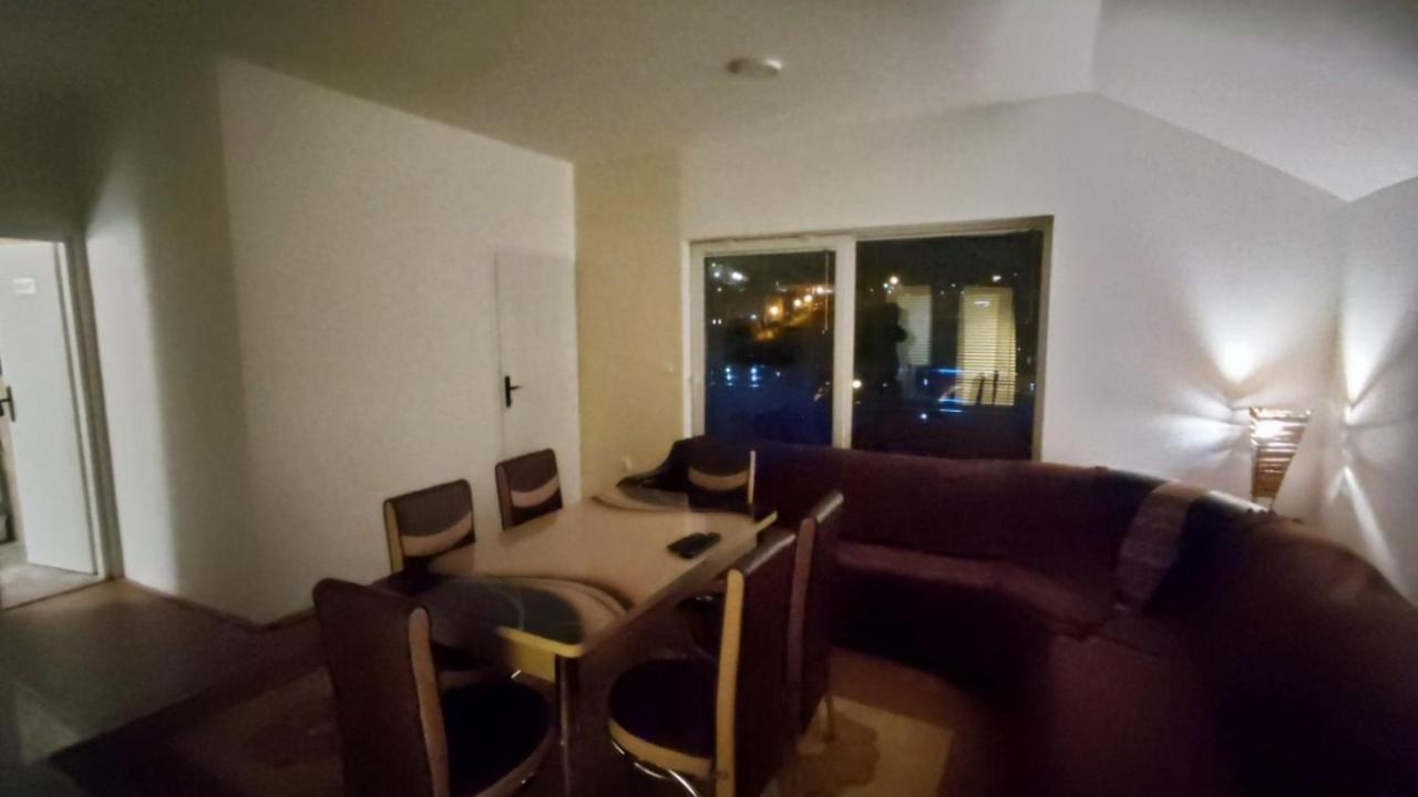 Apartmani Mladenovic Kijevo Exterior foto