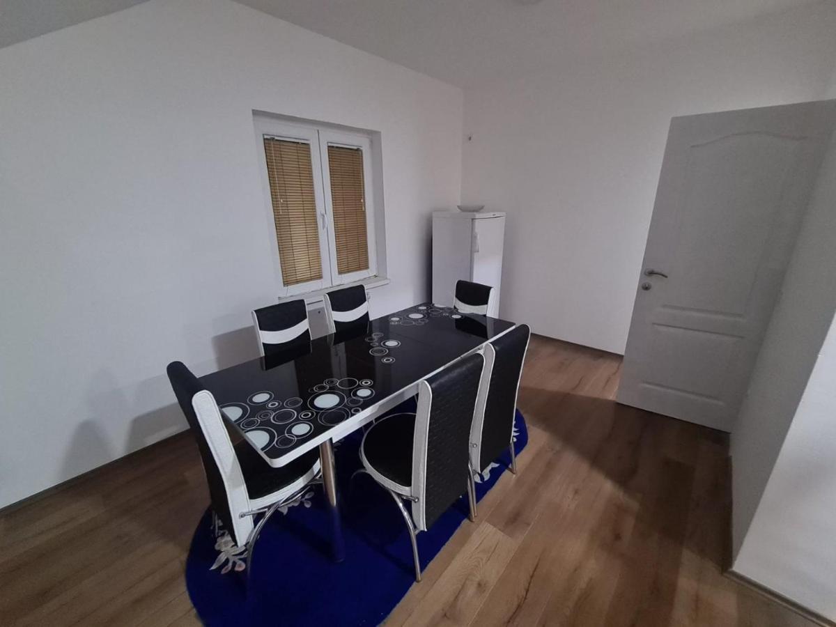 Apartmani Mladenovic Kijevo Exterior foto