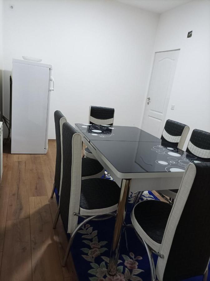 Apartmani Mladenovic Kijevo Exterior foto