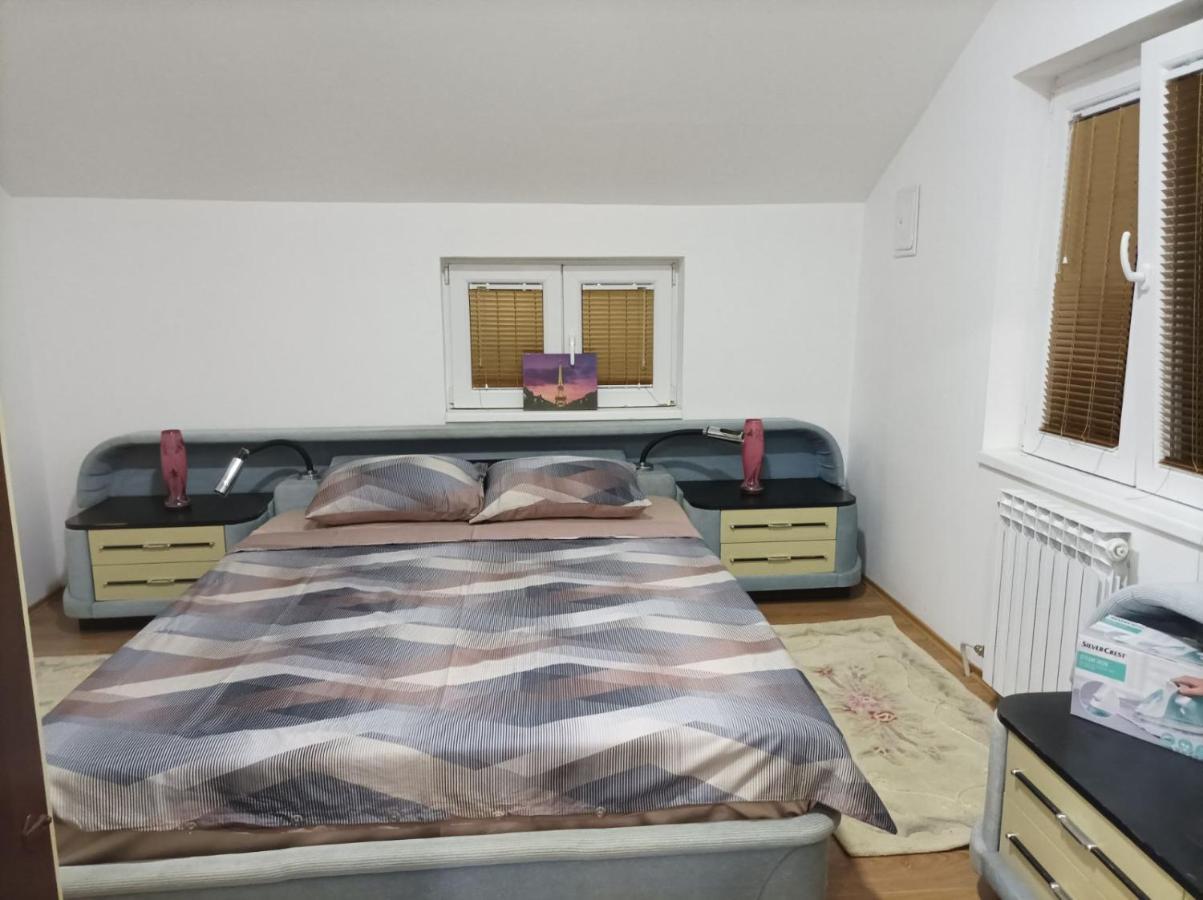Apartmani Mladenovic Kijevo Exterior foto